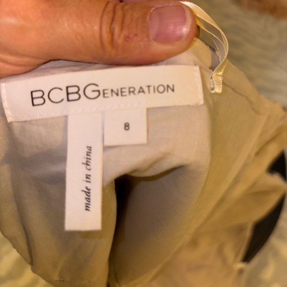 🎨 BCBG Generation Strapless Abstract Mini Dress – Size 8 – Elegant Structure - Picture 5 of 5